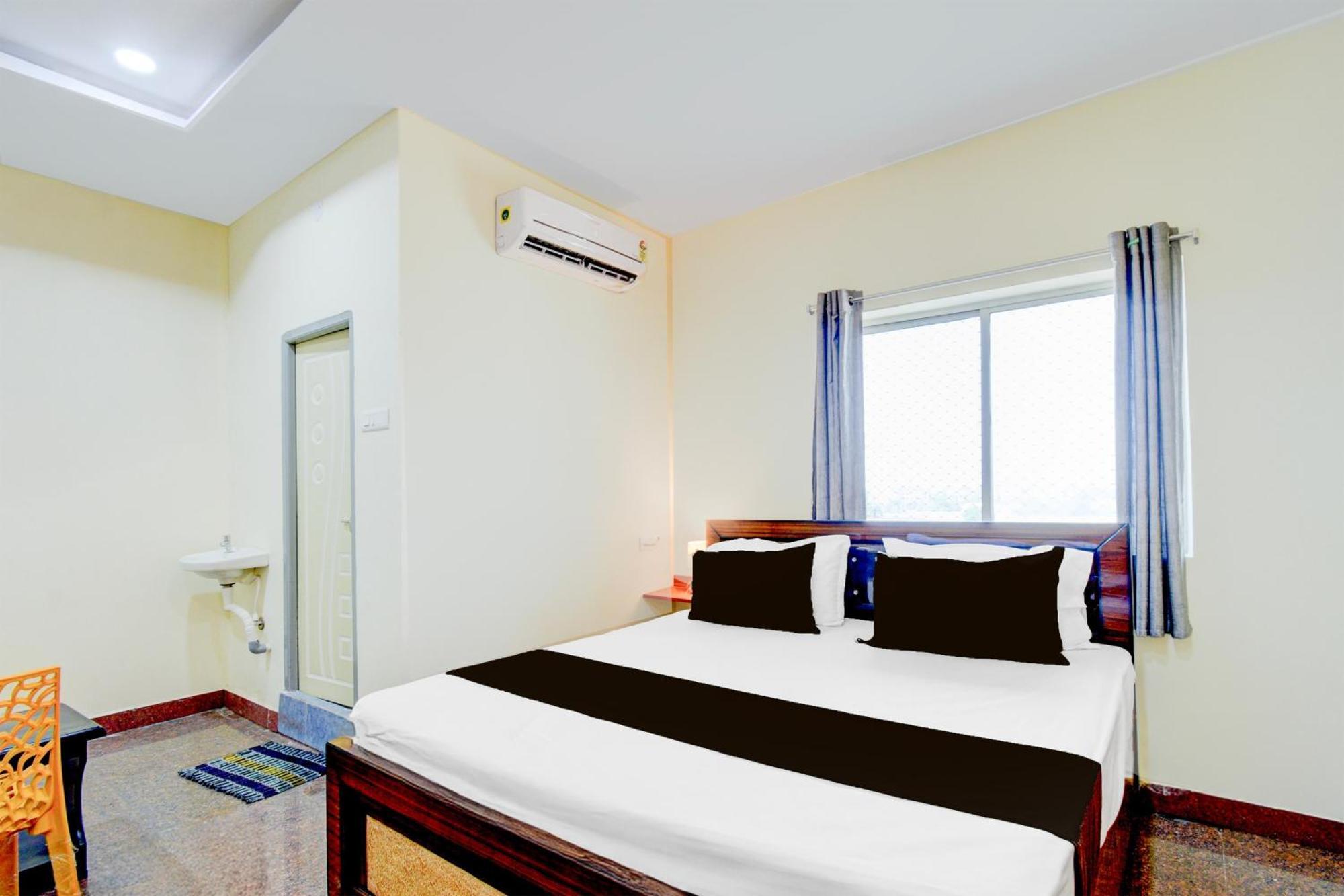 Hotel O Srinivasa Residency
